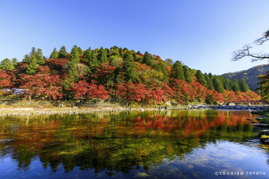 アワビ ズワイガニ 三河牛に舌鼓 香嵐渓 遠州三山 鳳来寺山 形原温泉 東海道 三河 絶景ハイライト2日間